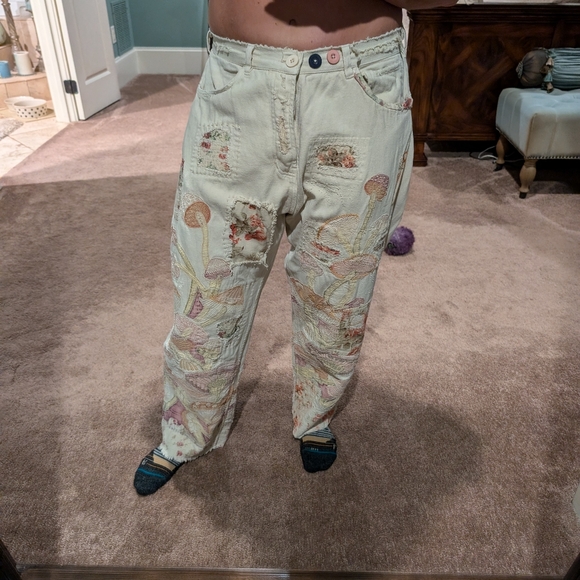 Magnolia Pearl mushroom miners - Picture 2 of 9